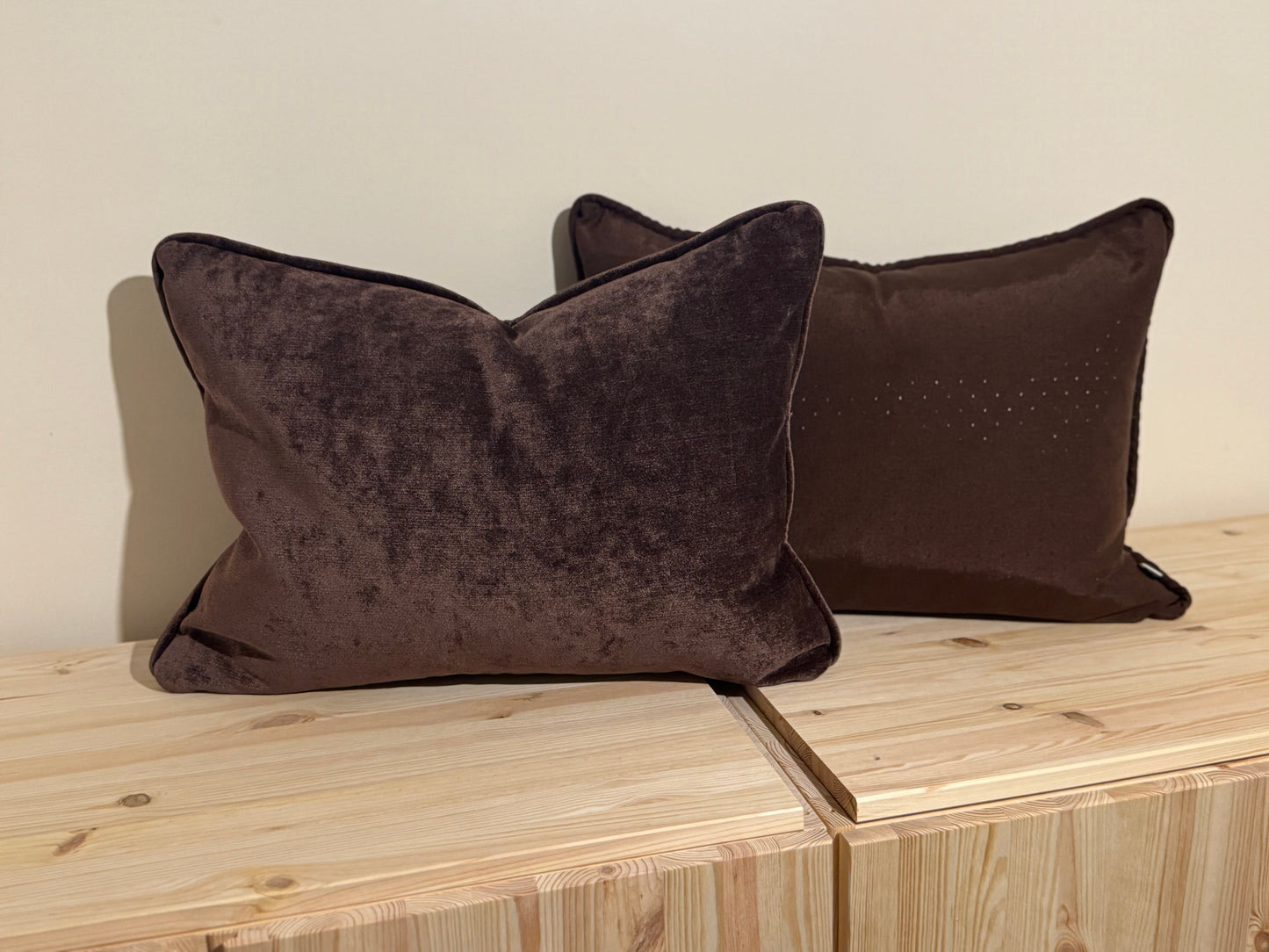 Vincenzo Cushion in Velvet