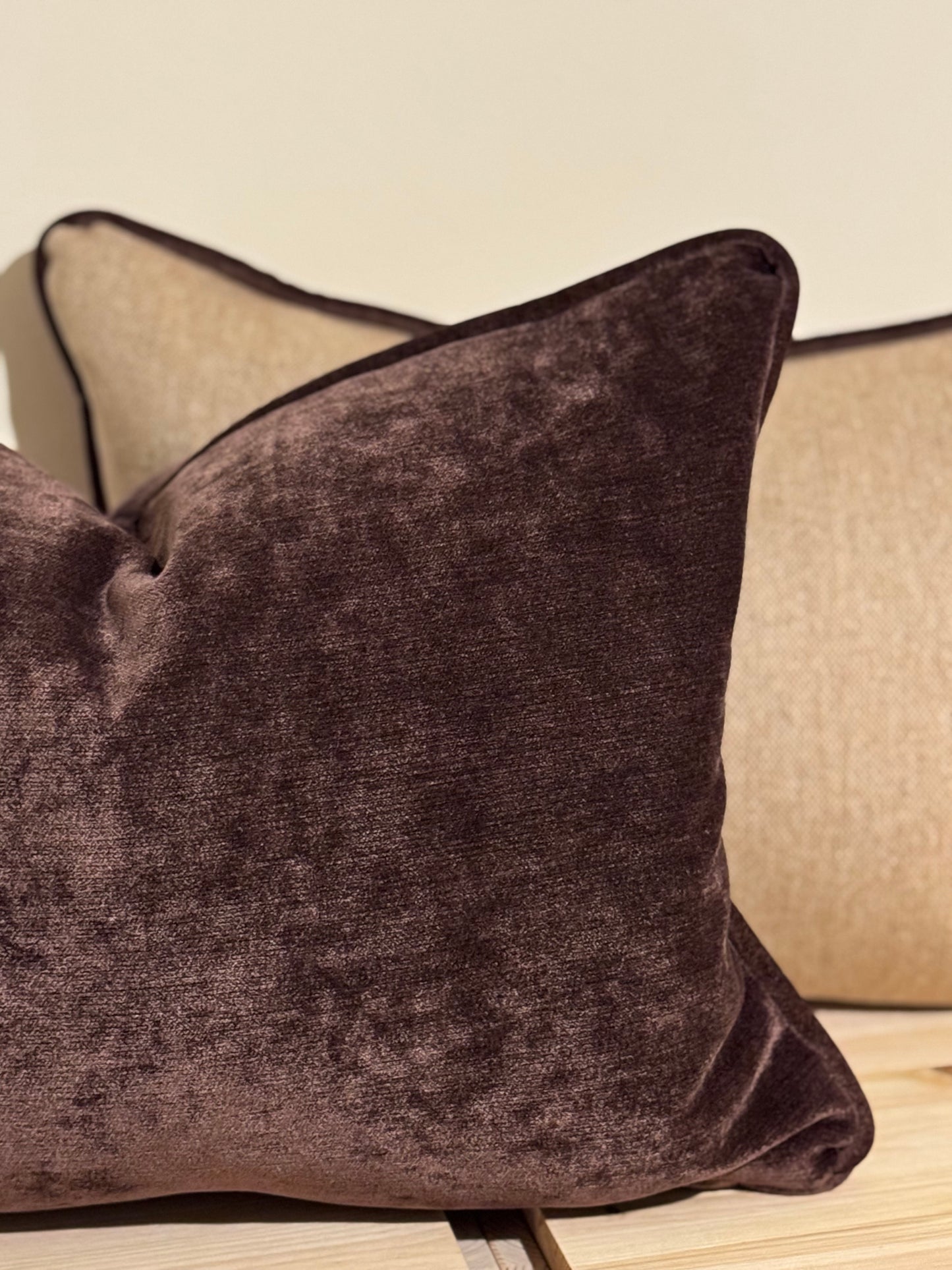 Vincenzo Cushion in Velvet